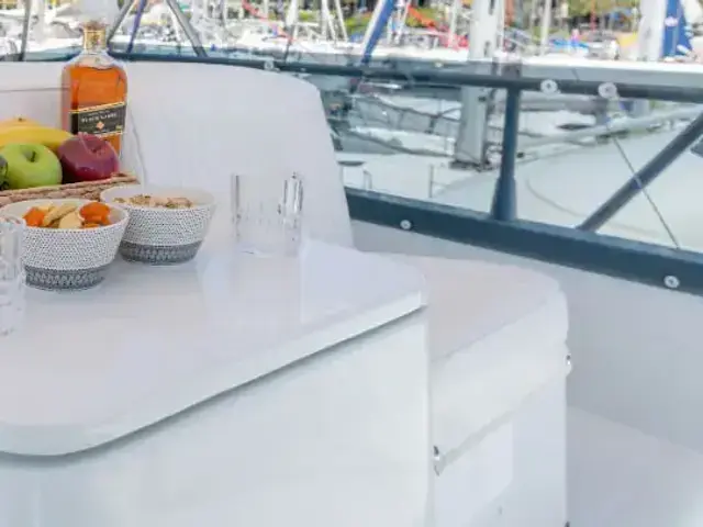 Ferretti Yachts Altura 52