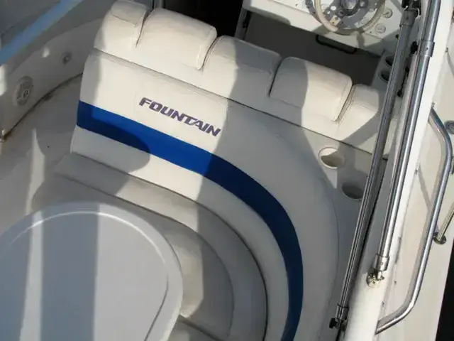 Fountain Powerboats 38 Express Cruiser