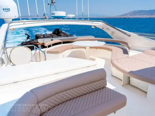 Ferretti Yachts 760