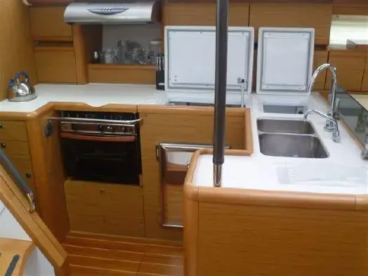 2010 Jeanneau sun odyssey 57