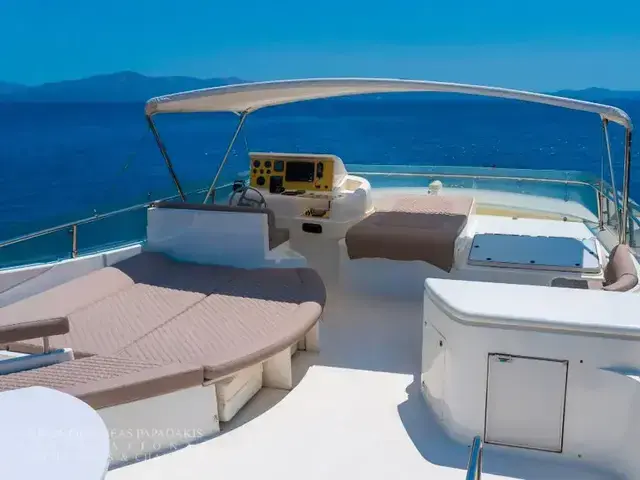 Ferretti Yachts 760