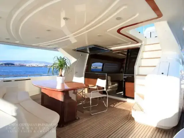 Ferretti Yachts 760