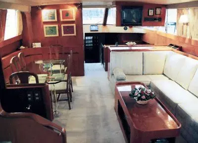 1990 President 60s flybridge