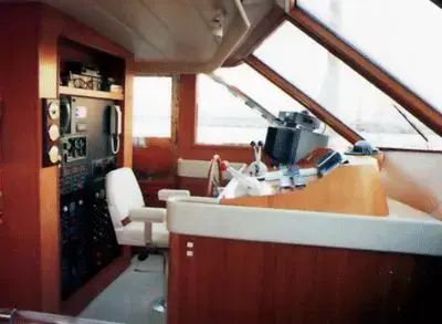 1990 President 60s flybridge