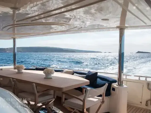 Ferretti Yachts 112