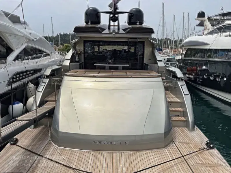 2014 Pershing 82