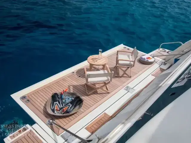 Ferretti Yachts 112