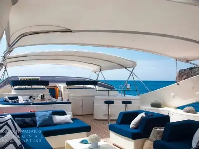 Ferretti Yachts 112