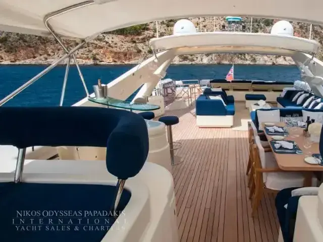 Ferretti Yachts 112