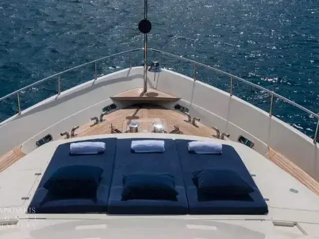 Ferretti Yachts 112