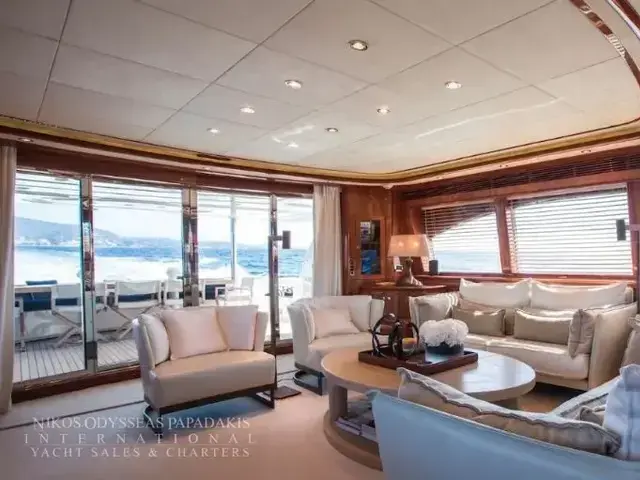 Ferretti Yachts 112