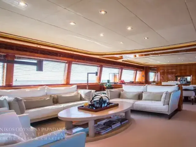 Ferretti Yachts 112