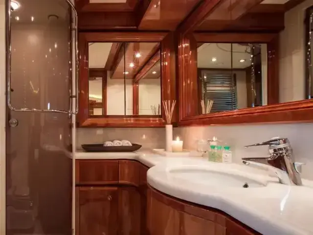 Ferretti Yachts 112