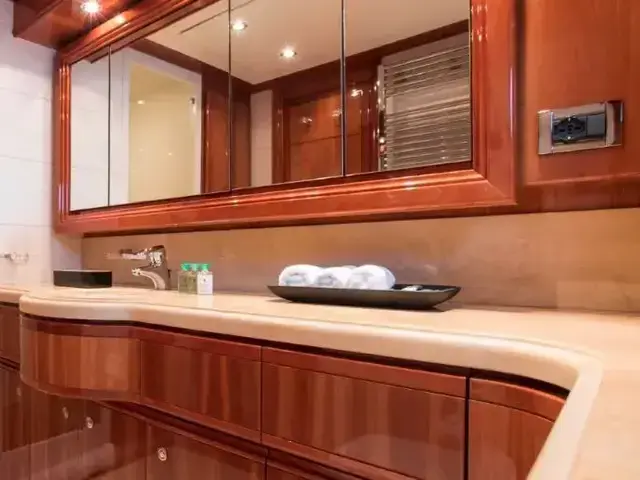 Ferretti Yachts 112