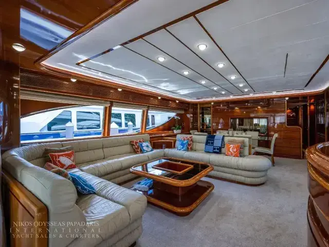 Ferretti Yachts 94