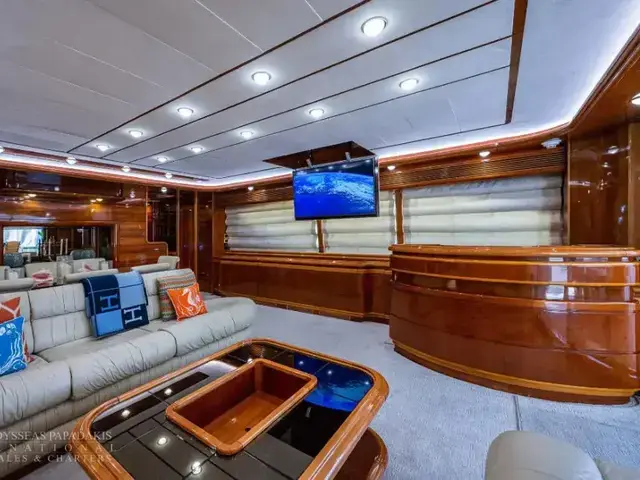 Ferretti Yachts 94