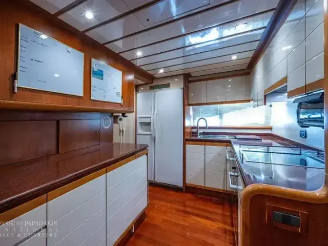 Ferretti Yachts 94