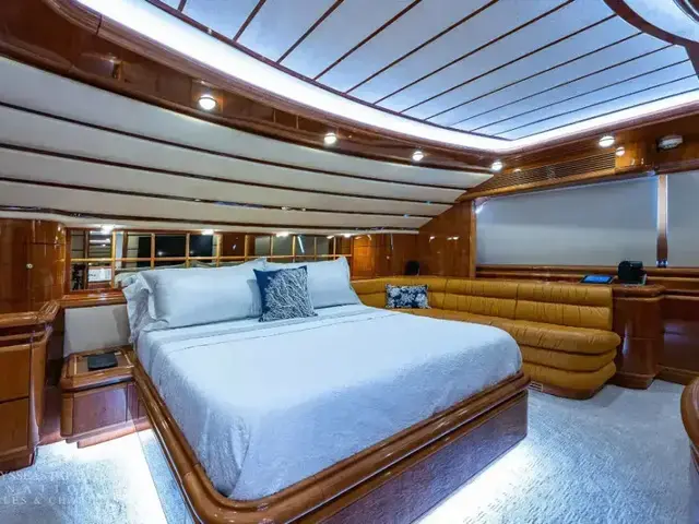 Ferretti Yachts Custom Line 94