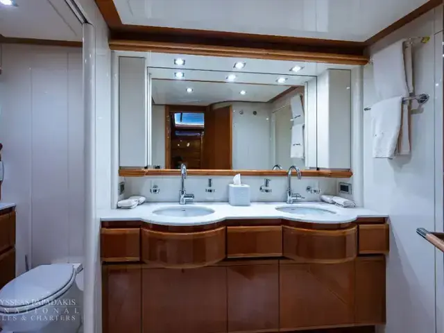 Ferretti Yachts 94