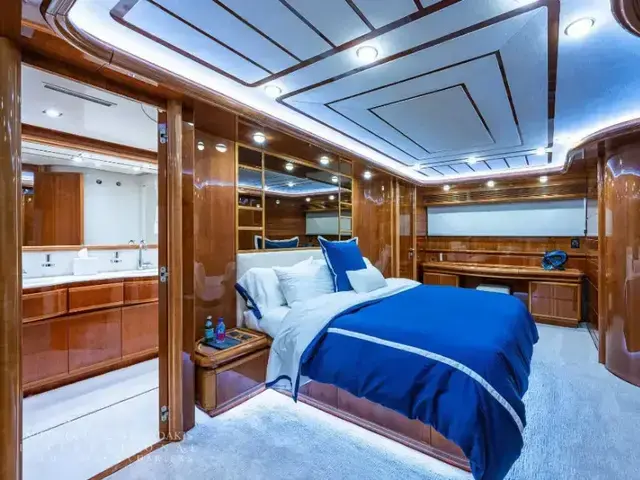 Ferretti Yachts Custom Line 94