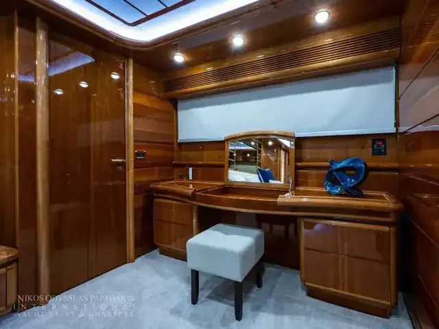 Ferretti Yachts 94