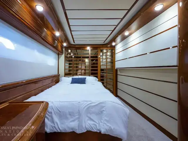 Ferretti Yachts 94