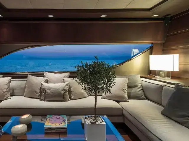 Ferretti Yachts 80