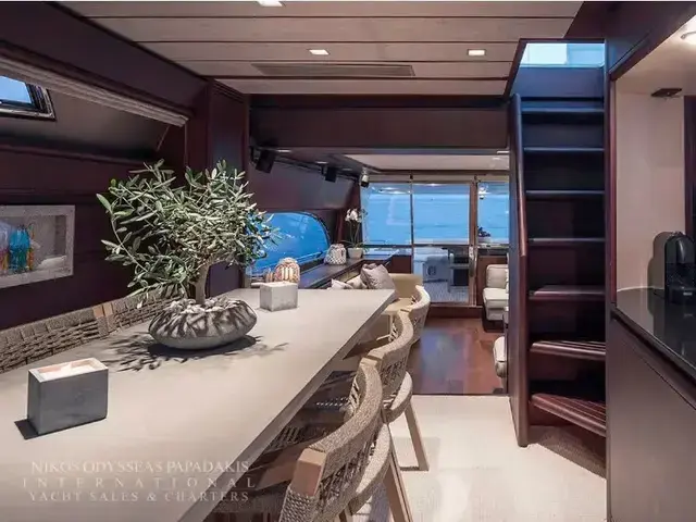 Ferretti Yachts 80