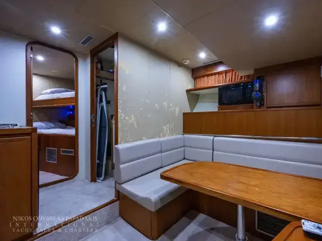 Ferretti Yachts 94