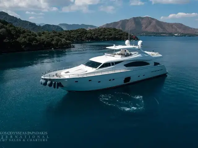 Ferretti Yachts 881