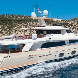 2010 Custom Line Navetta 33