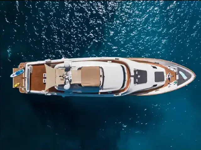 Custom Line Navetta 33