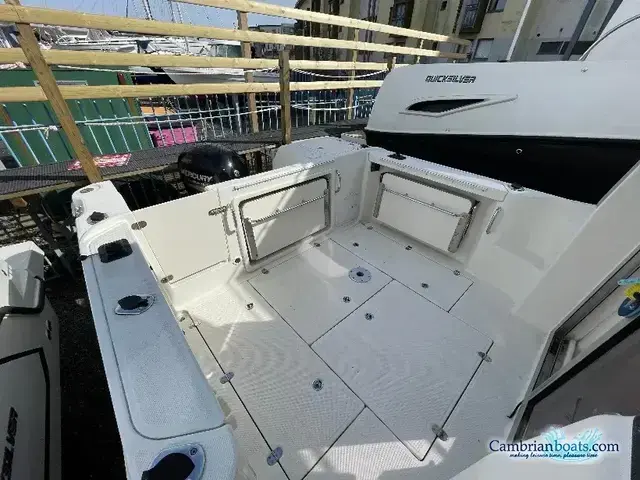 Quicksilver 675 Pilothouse