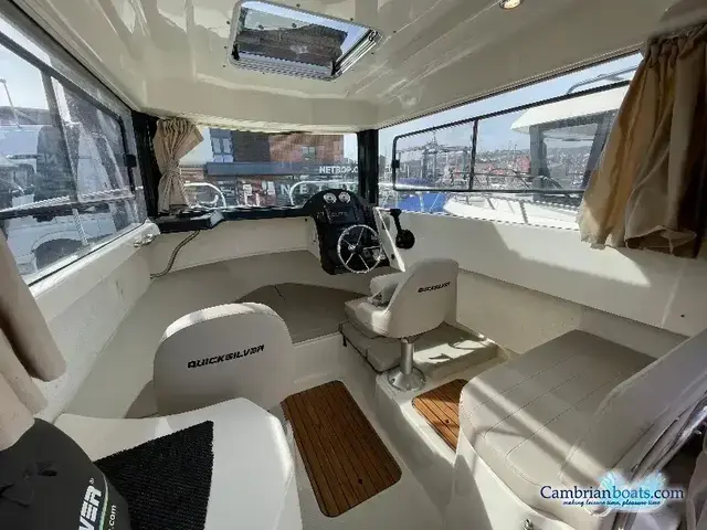 Quicksilver 675 Pilothouse