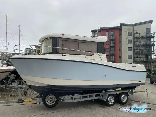 Quicksilver 675 Pilothouse