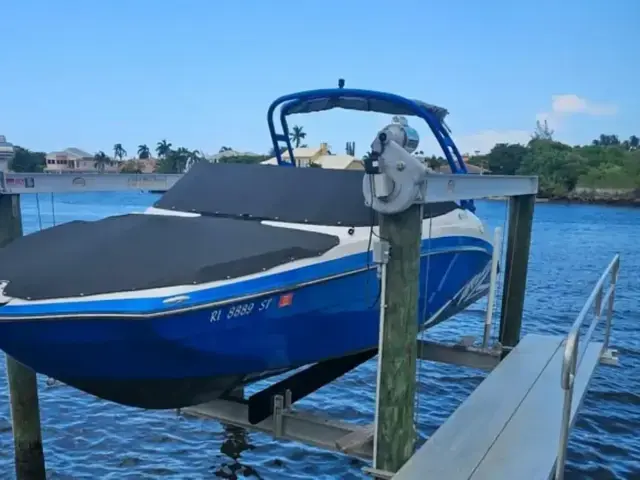 Yamaha Boats AR240