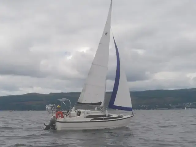 Macgregor 26M