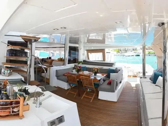 Lagoon 56'