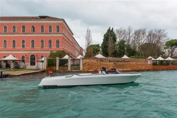 2011 Riva aqua