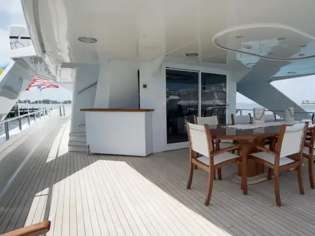 Heesen 144'