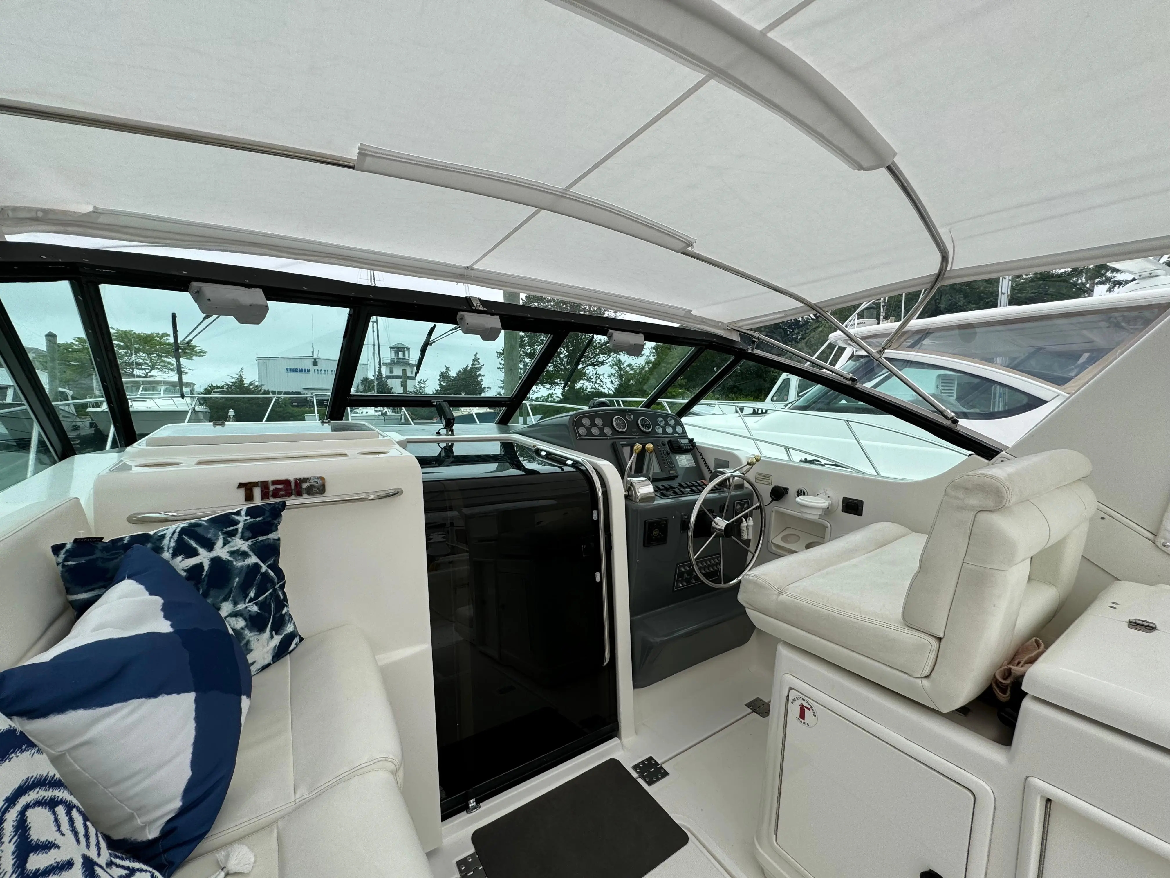 2002 Tiara 35'