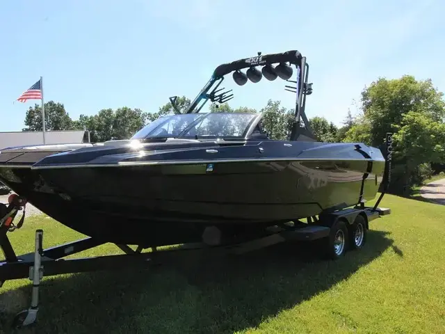 Axis Boats A24