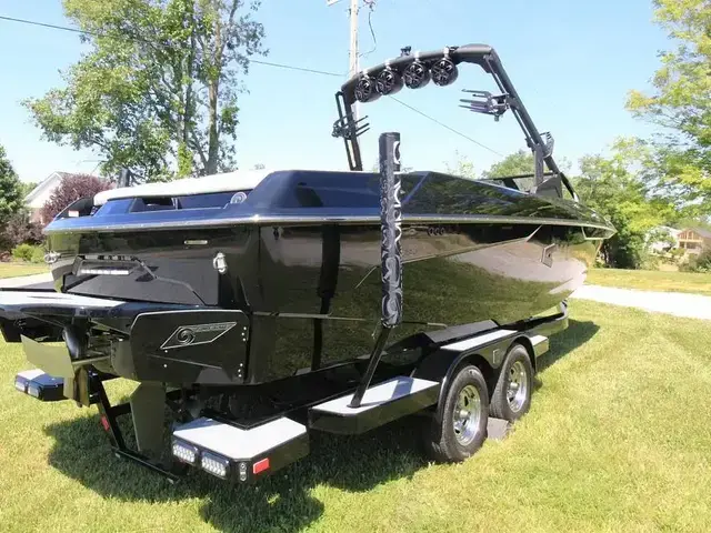 Axis Boats A24