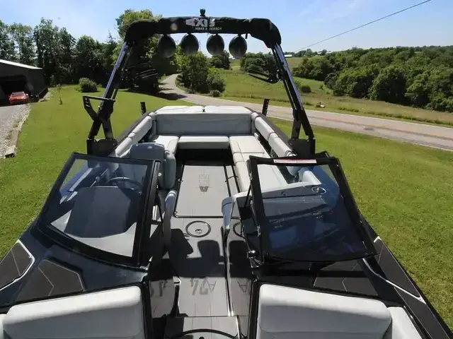 Axis Boats A24