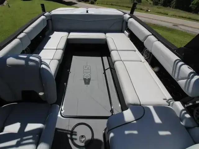 Axis Boats A24