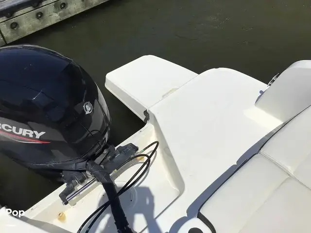 Bayliner Dx2200