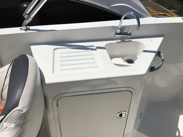 Bayliner Dx2200