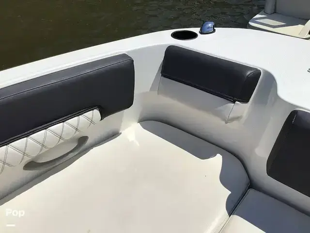 Bayliner Dx2200