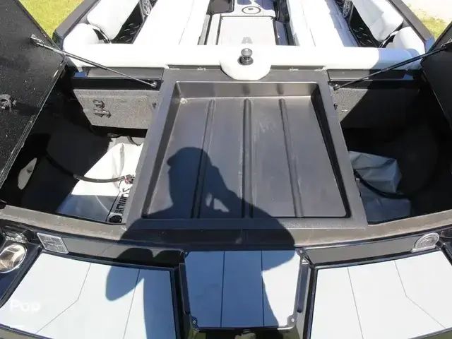 Axis Boats A24