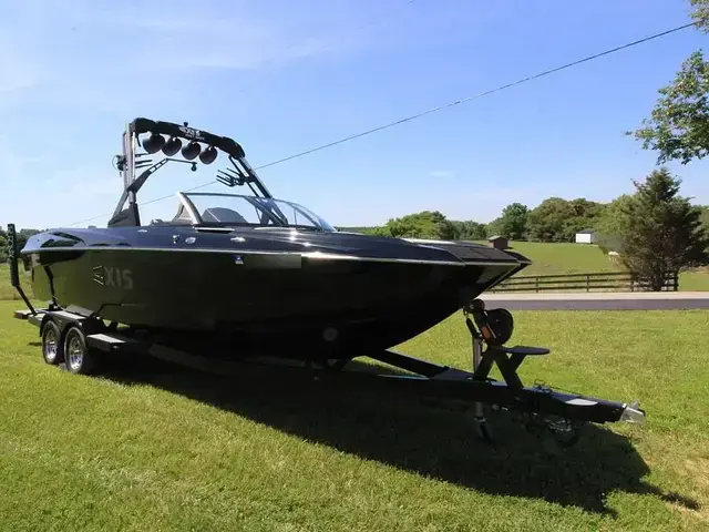 Axis Boats A24